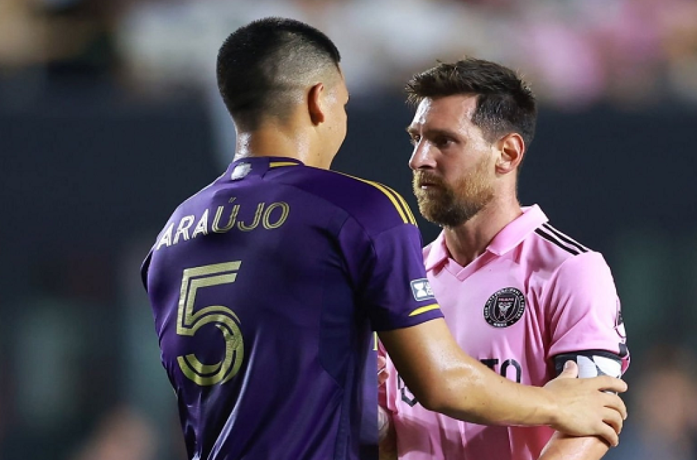  梅西助攻双响主导迈阿密国际热身赛  