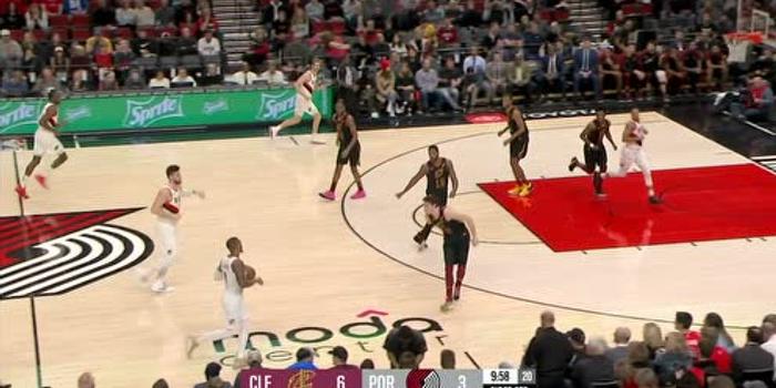  努尔基奇两双开拓者轻取火箭结束其客场八连败